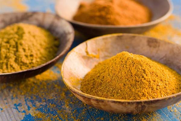 Which is healthier: curry or turmeric
