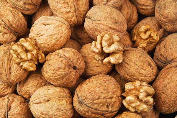 How to eat walnuts correctly