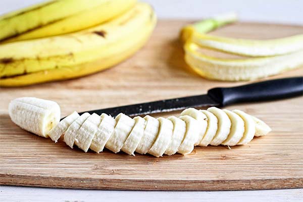 Hvordan man introducerer bananer i en ammende mors kost