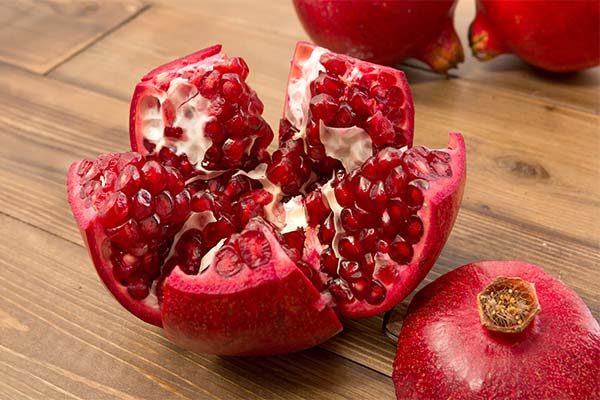 Can the pomegranate harm the unborn mother?