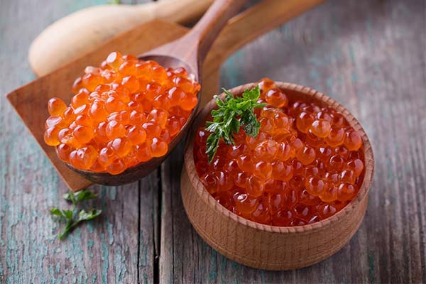 Die Vorteile von rotem Kaviar beim Stillen