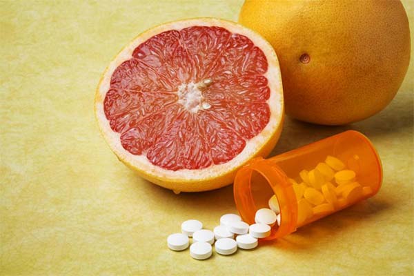 What harm can come from combining pills with grapefruit