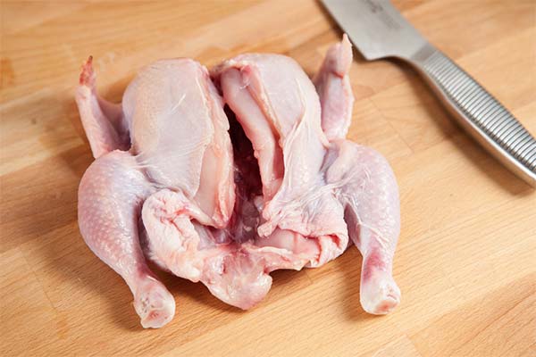 Sådan skærer du en kylling korrekt