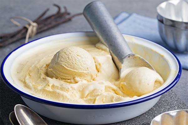 Crème glacée sur les jaunes d'oeufs