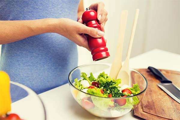 How to neutralize pepper in a salad