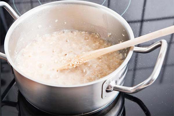 What's the best pan to boil your milk porridge in?