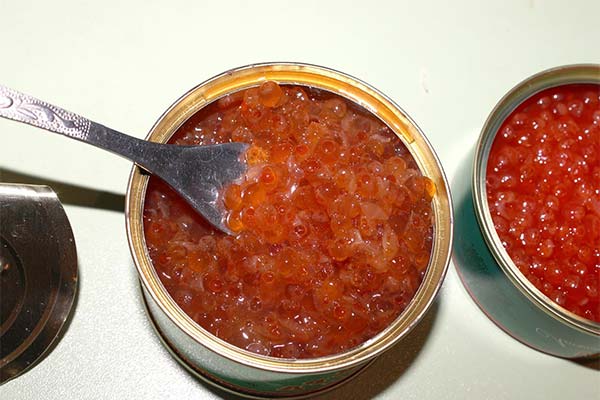 Anzeichen für verdorbenen roten Kaviar