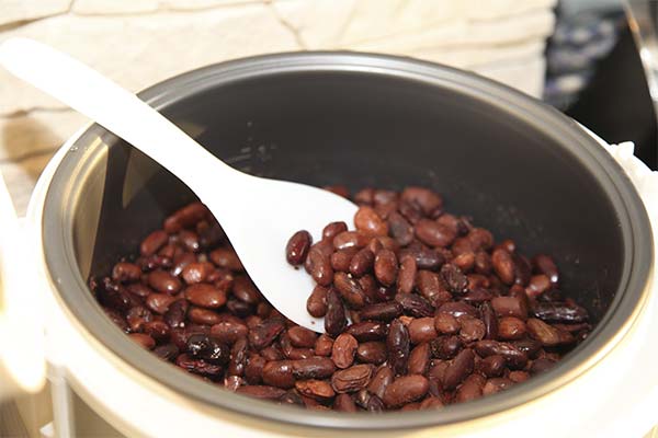 マルチクッカーで小豆を調理する方法