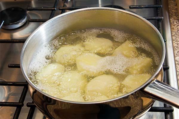 How much to boil potatoes