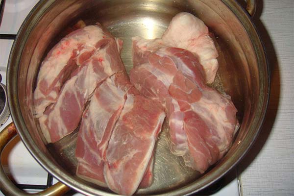 Hvor længe skal du koge svinekød