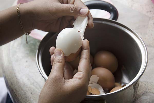 Sådan koger du æg, så de er nemme at pille