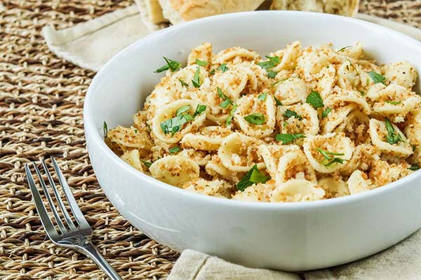 Pasta with bread crumbs
