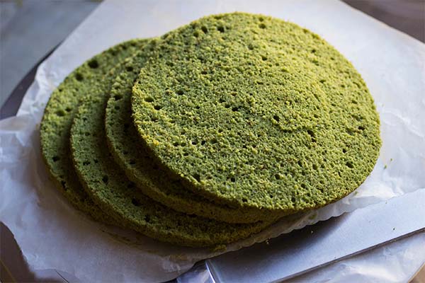 Emerald sponge cake