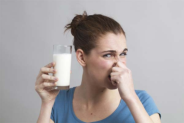 Jak zjistit, zda je mléko špatné