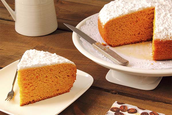 Oranžový piškotový dort