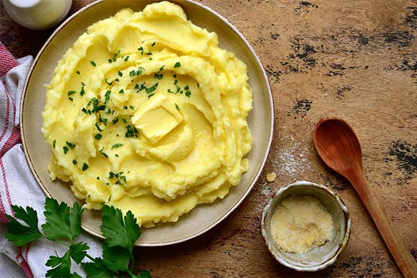 How to deliciously reheat leftover mashed potatoes in a skillet