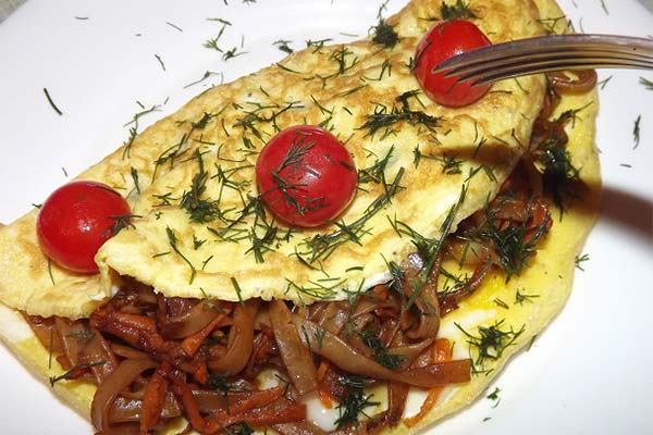 Japanese omelette with rice noodles