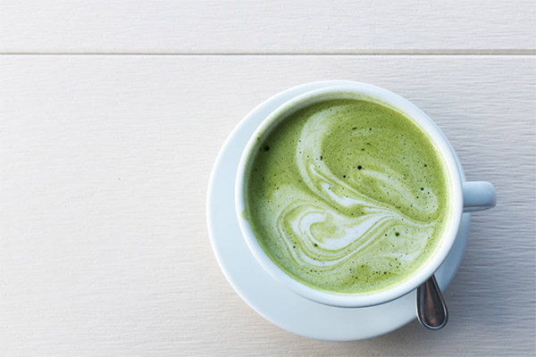 היתרונות והנזקים של תה ירוק עם חלב