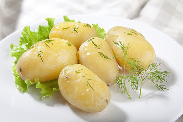היתרונות והפגמים של תפוחי אדמה מבושלים